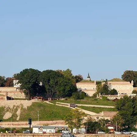 Palace 4*
